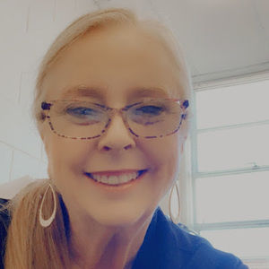 Meet your Posher, Caroline